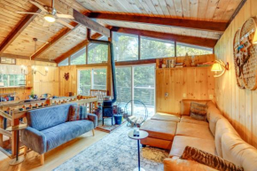 Rustic Cabin Near Ski Resorts in West Dover! West Dover